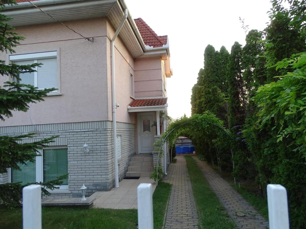 布达佩斯苹果酒店 بودابست المظهر الخارجي الصورة